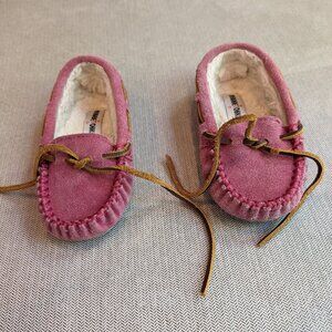Minnetonka Child's Cassie Moccasins - Size 7 - Hot Pink